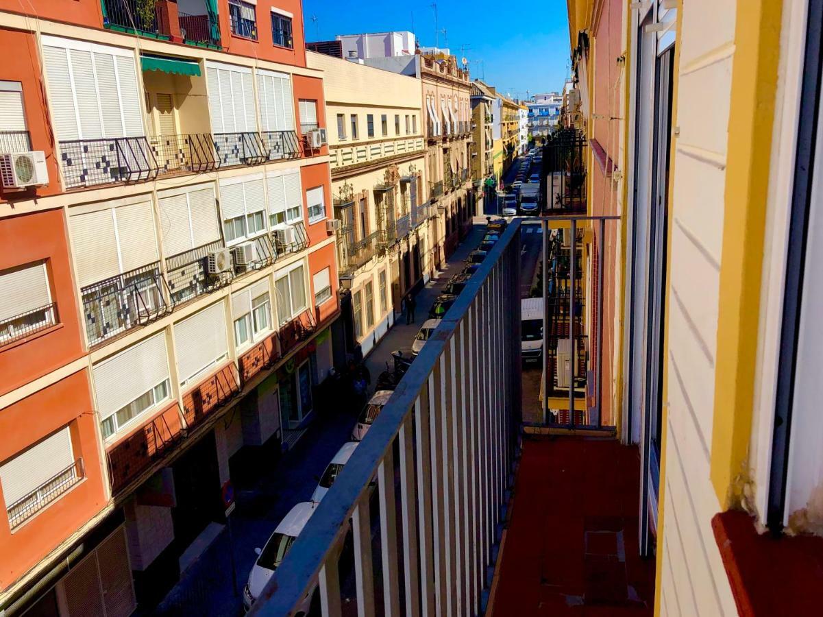 Puerta Real Apartamentos Севілья Екстер'єр фото